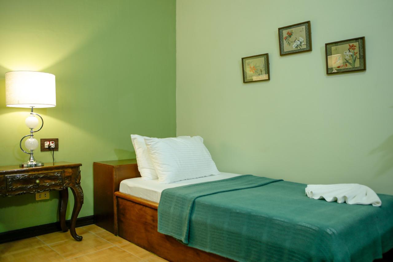 Victoria'S Haven Bed & Breakfast Dumaguete City ภายนอก รูปภาพ