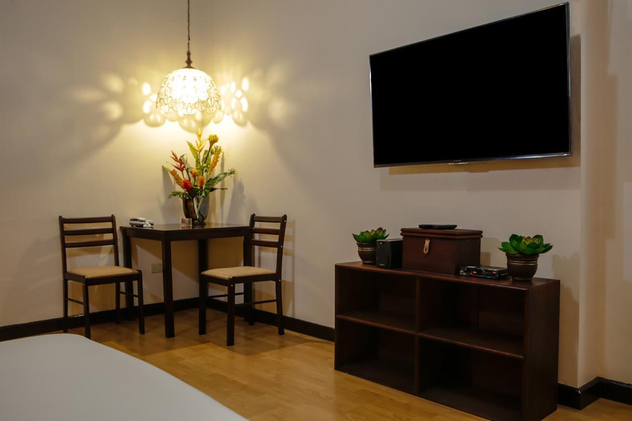 Victoria'S Haven Bed & Breakfast Dumaguete City ภายนอก รูปภาพ