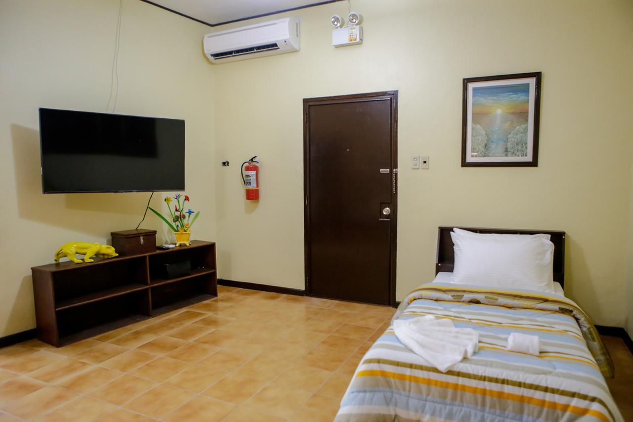 Victoria'S Haven Bed & Breakfast Dumaguete City ภายนอก รูปภาพ