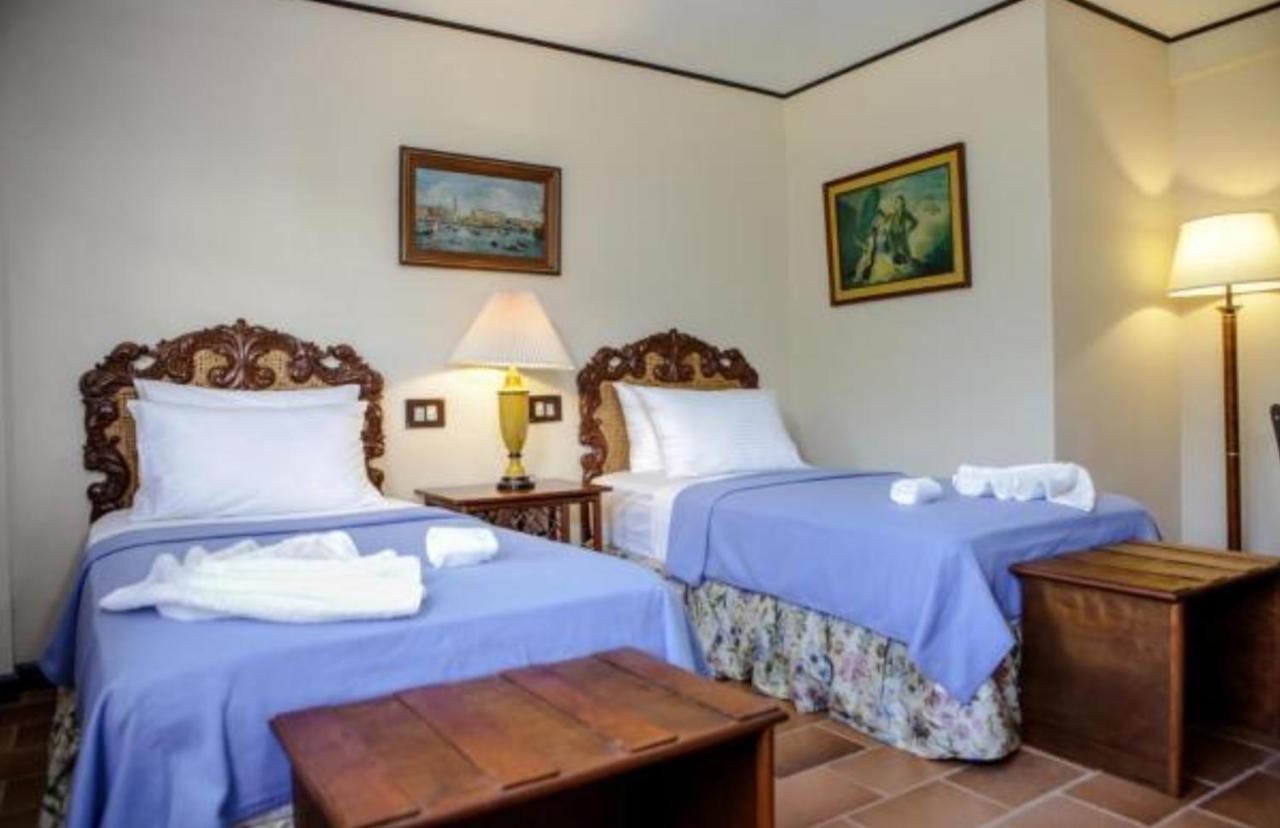 Victoria'S Haven Bed & Breakfast Dumaguete City ภายนอก รูปภาพ